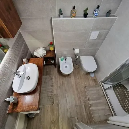 Casa Comoda E In Quartiere Storico Di Дом отдыха *