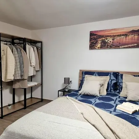 Casa Comoda E In Quartiere Storico Di Naples