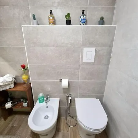 Дом отдыха Casa Comoda E In Quartiere Storico Di