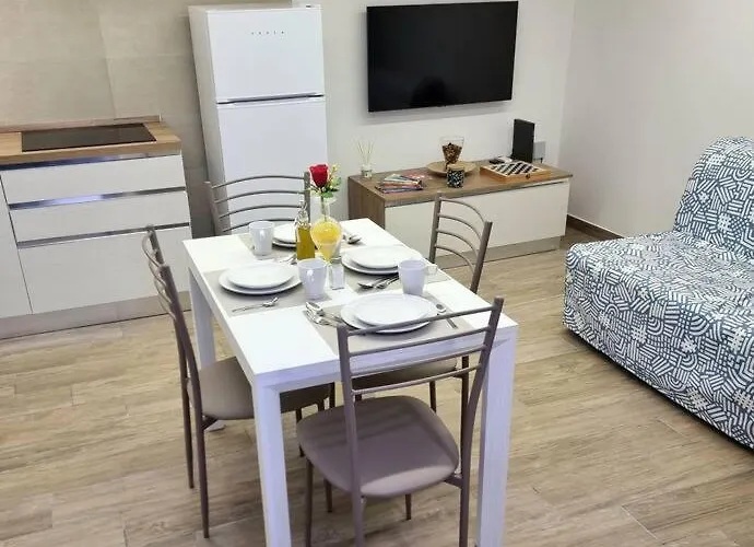 Casa Comoda E In Quartiere Storico Di Napoli