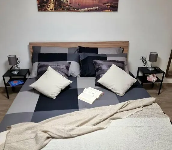 Feriehus Casa Comoda E In Quartiere Storico Di *