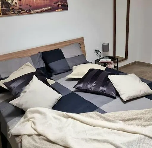 Casa Comoda E In Quartiere Storico Di