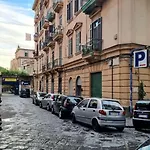 Casa Comoda E In Quartiere Storico Di