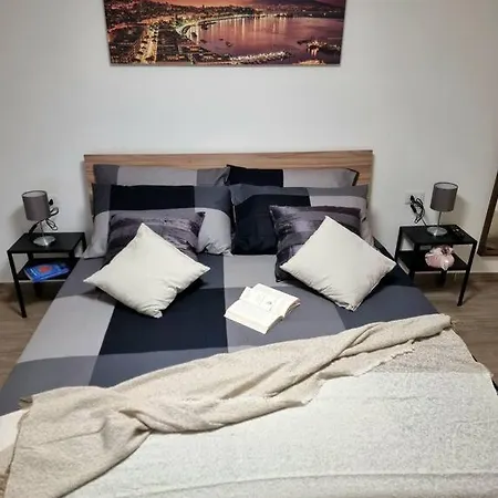 別荘 Casa Comoda E In Quartiere Storico Di *