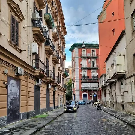 Casa Comoda E In Quartiere Storico Di
