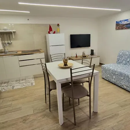 Casa Comoda E In Quartiere Storico Di * نابولي