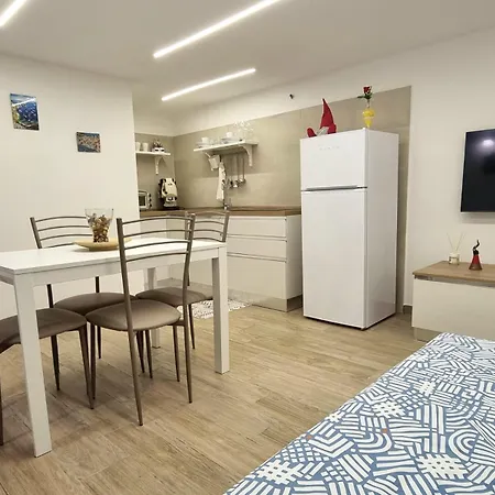 Casa Comoda E In Quartiere Storico Di Σπίτι διακοπών *